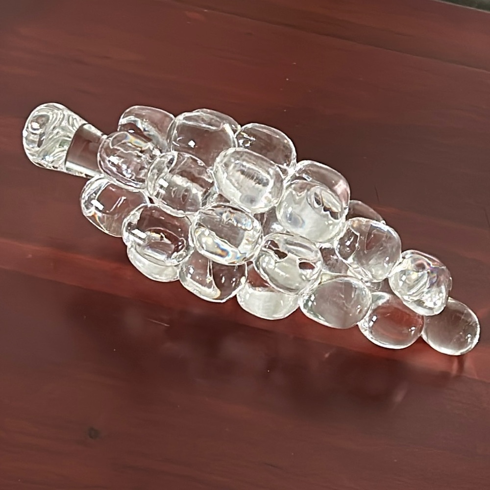 Steuben Crystal Grape Figurine Paperweight - Picture 1 of 8